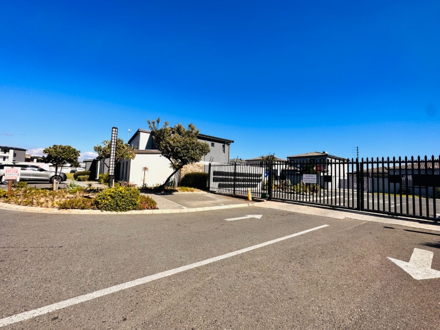 2 Bedroom Property for Sale in Parklands North Western Cape